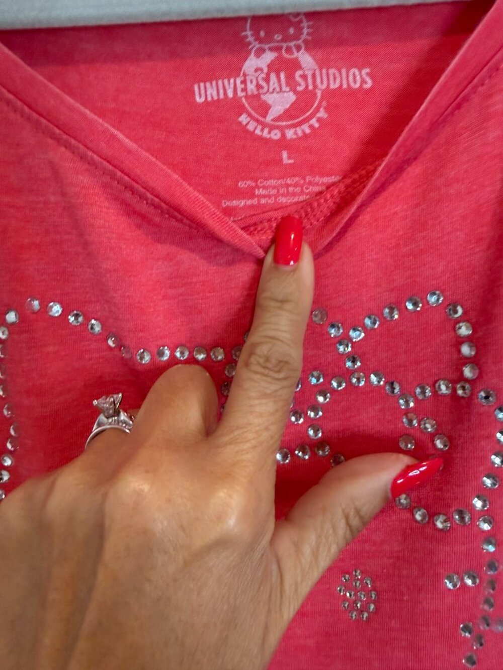 Hello Kitty Rhinestone T-shirt with Rhinestone Size "L" - Picture 4 of 5
